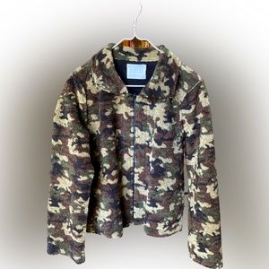 REVERSIBLE! VELVET brand suede and camo jacket in like new condition! Size large
